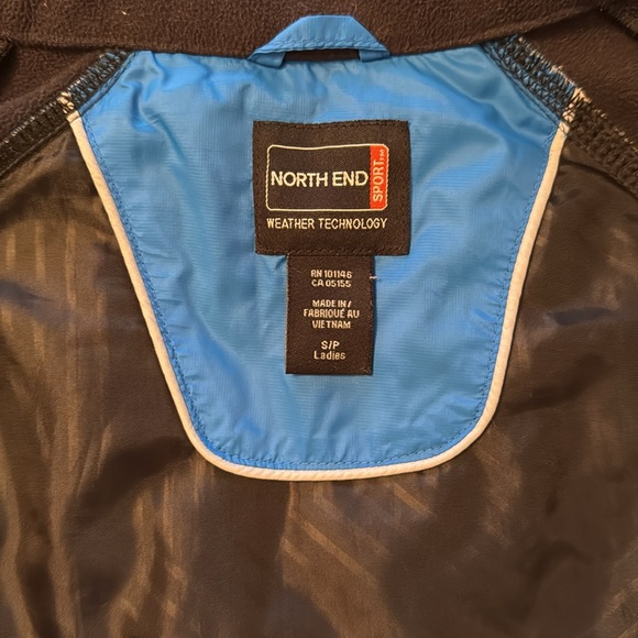 North end coat - Picture 6 of 9